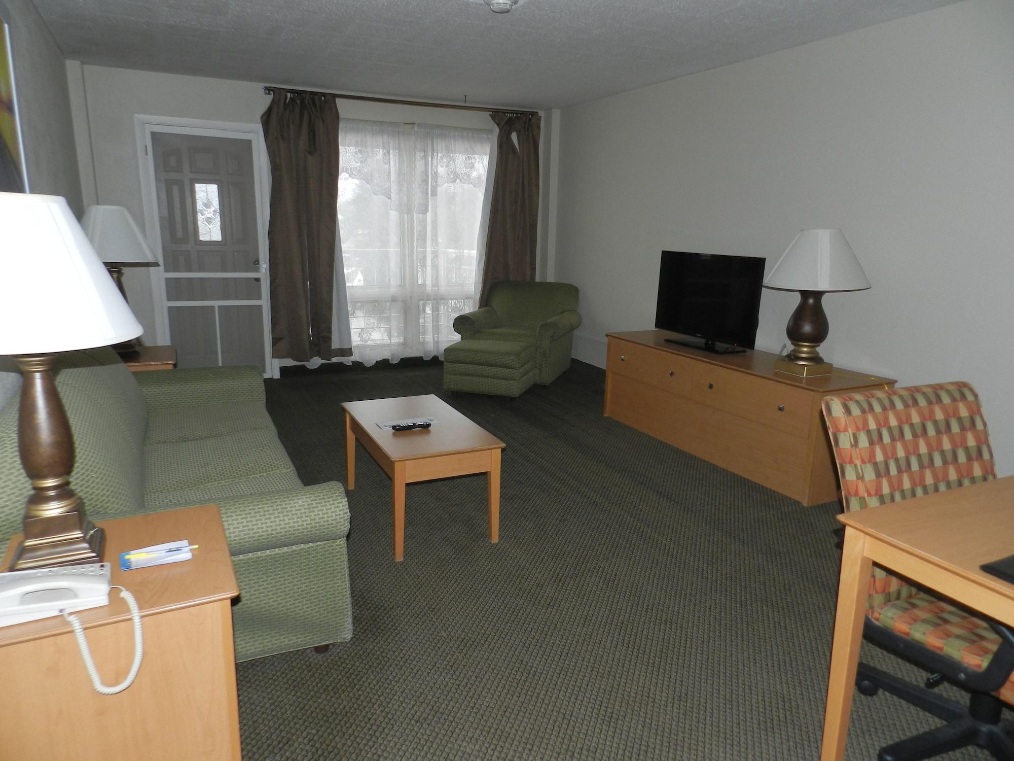מלון Clarion Pointe Rhinelander Downtown מראה חיצוני תמונה