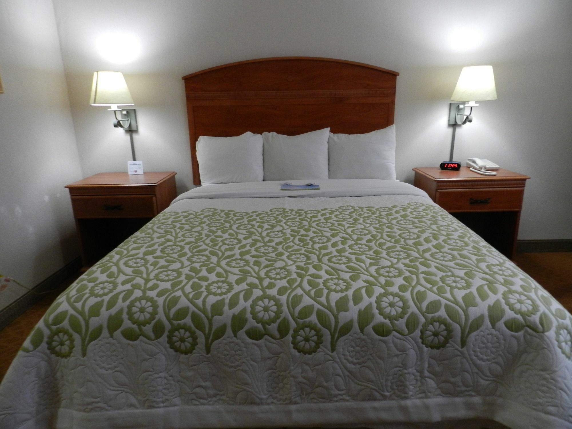 מלון Clarion Pointe Rhinelander Downtown מראה חיצוני תמונה