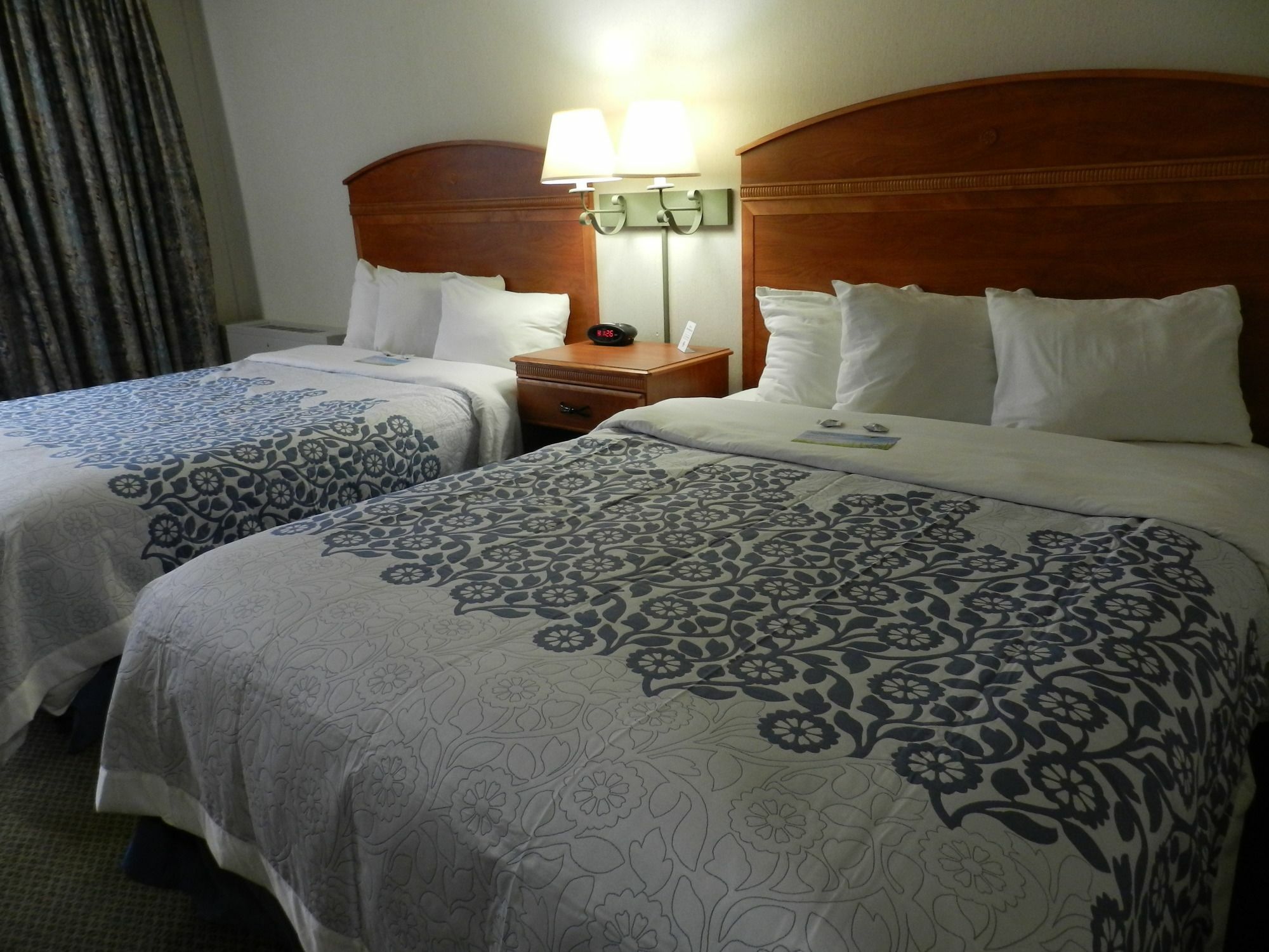מלון Clarion Pointe Rhinelander Downtown מראה חיצוני תמונה
